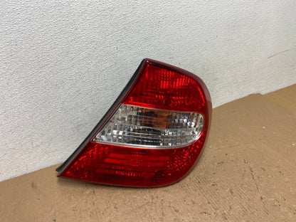 2002 2003 2004 Toyota Camry Tail Light Right Passenger Rh Side AD8772 LK2