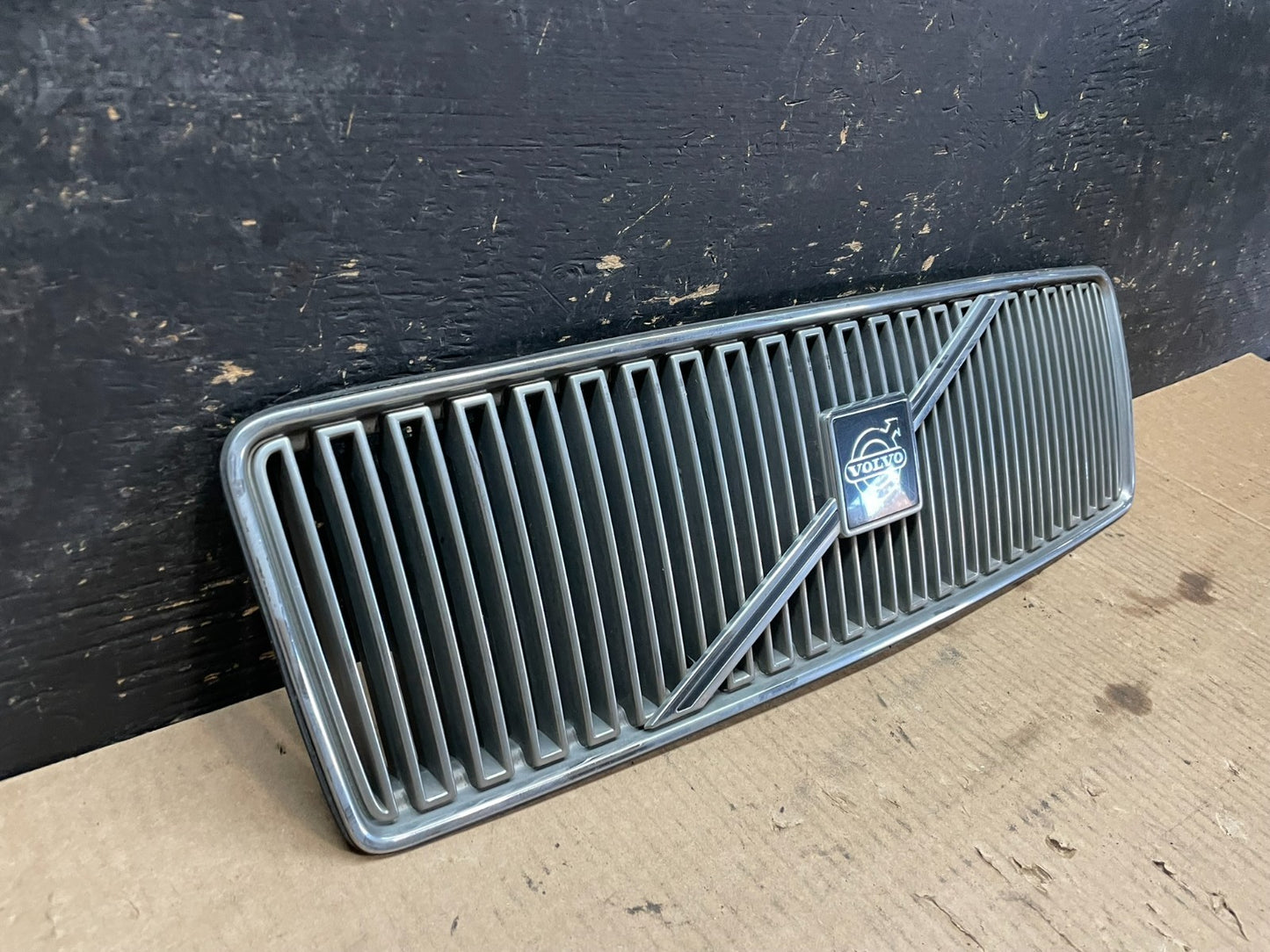 1995 to 1997 Volvo 960 Front Grill Grille Y9643 PS1