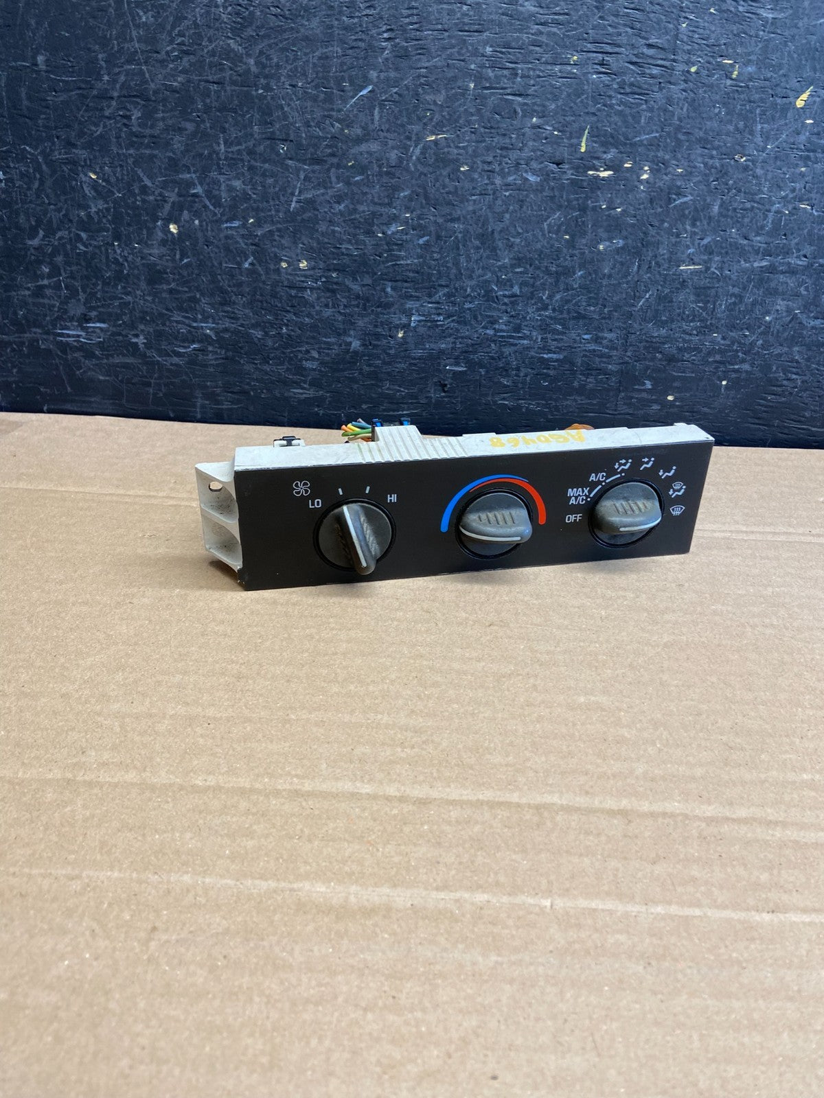2001 - 2007 GMC Chevrolet Express 1500 Climate Control A/C AG0468 DG0