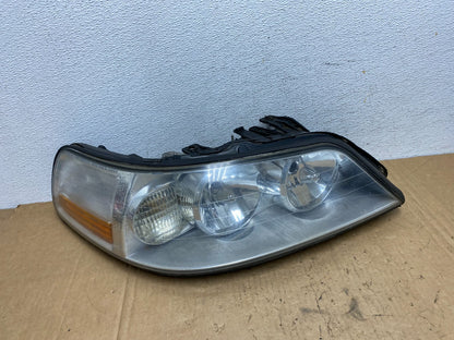 2005 to 2011 Lincoln Town Car Right Passenger Rh Side Headlight AD3178 DW0