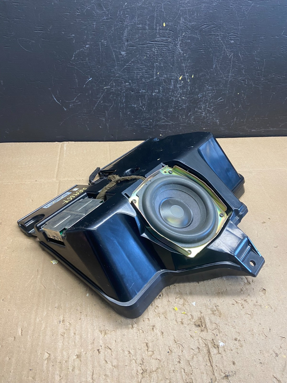 2004-2008 Maserati Quattroporte Subwoofer Speaker 67071100 AB96672