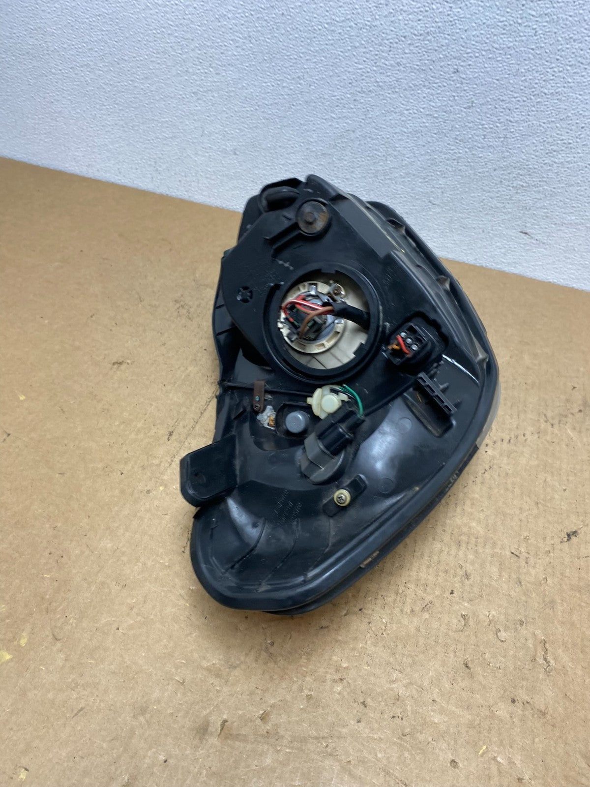 2006 to 2011 Hyundai Accent Sedan Left Driver LH Halogen Headlight AC3416 DW9