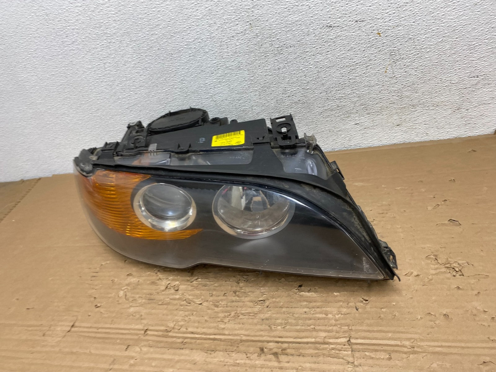 2004 2005 2006 BMW 3 E46 Coupe Right Passenger RH Halogen Headlight AD43511