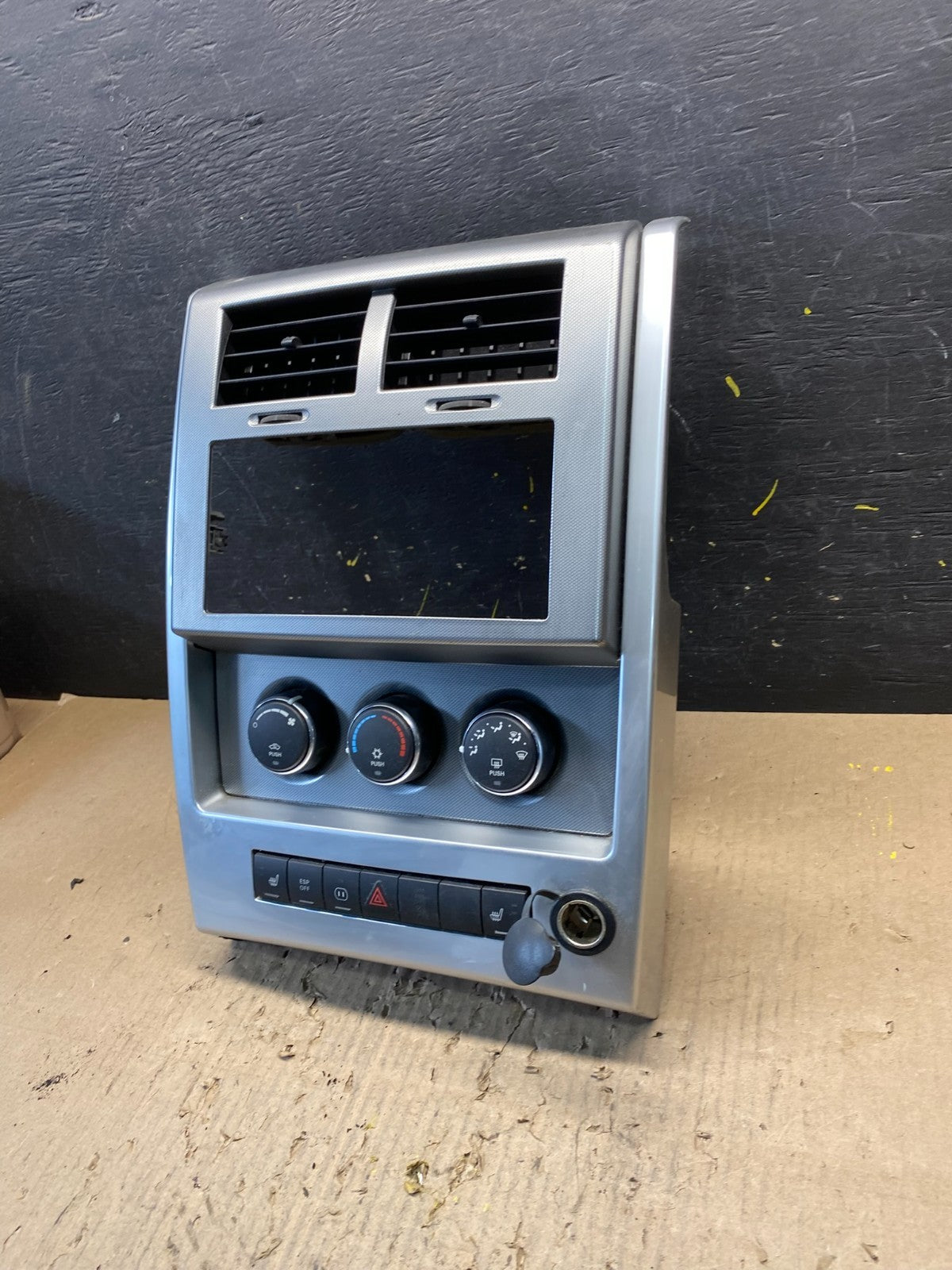 2008 to 2012 Jeep Liberty Dash Climate Temperature Control Radio Bezel T1653 DG1
