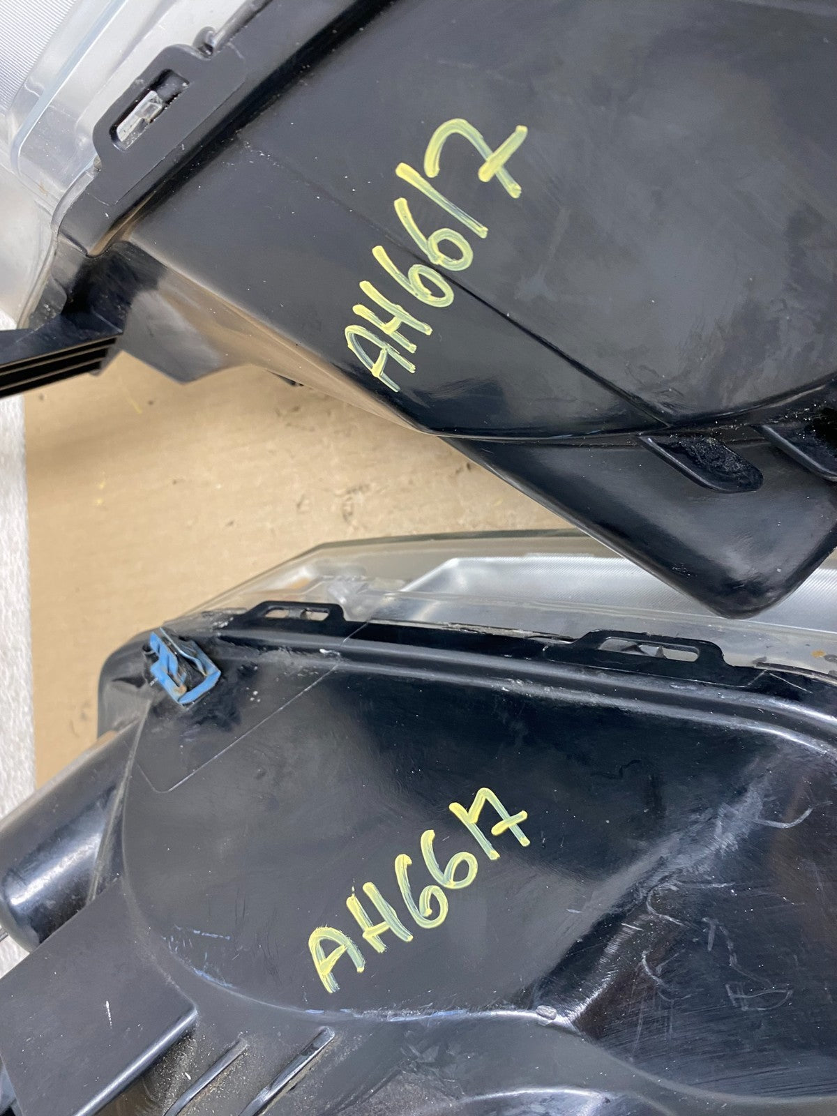 2008 2009 2010 2011 Ford Focus Left+Right Headlights Halogen AH6617 DW12