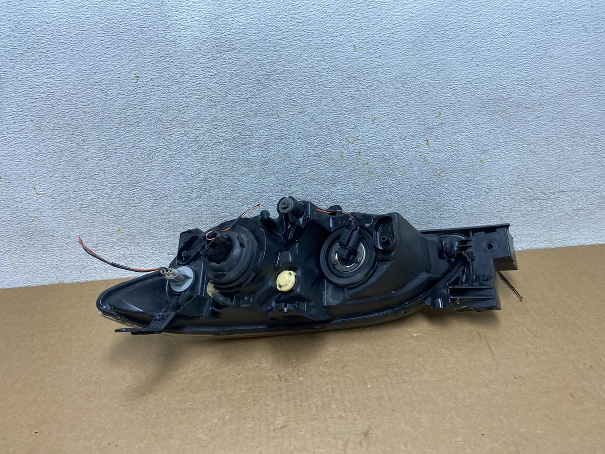 2004 to 2009 Mazda 3 Sedan Right Passenger Rh Side Headlight AI2619 DW7