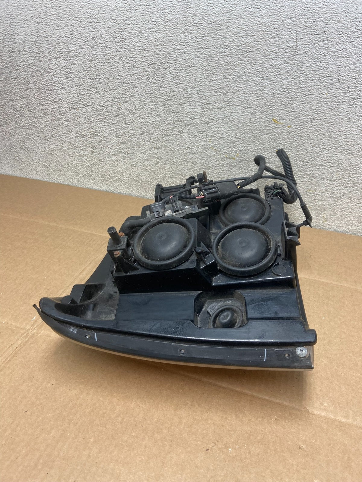 2002 to 2006 Cadillac Escalade Left Driver Lh Xenon HID Headlight Oem Y8376 DW8