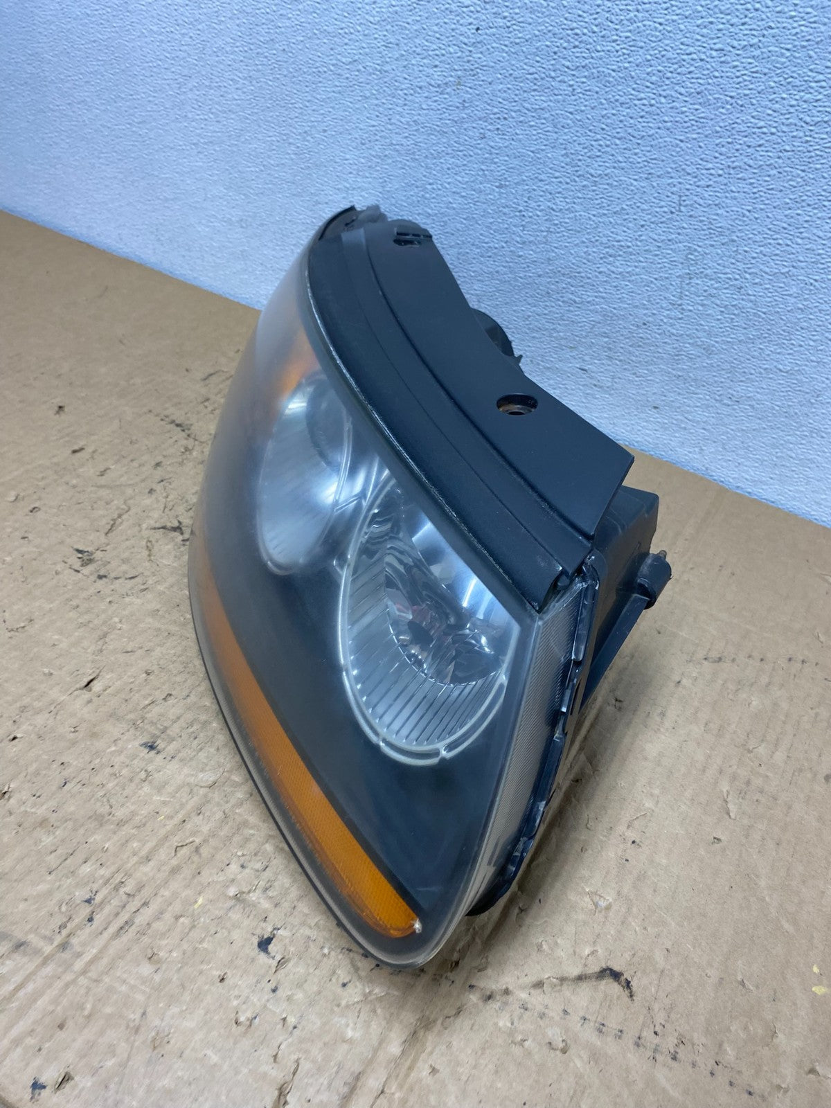 2007 2008 2009 Hyundai Santa Fe Right Passenger Halogen Headlight AC8140 DW1