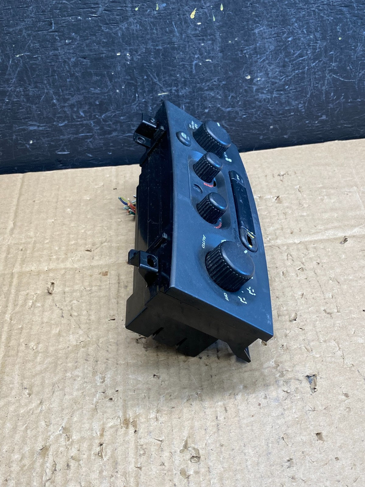 1999 to 2004 Jeep Grand Cherokee A/C Climate Control Bezel AC9625 DG2