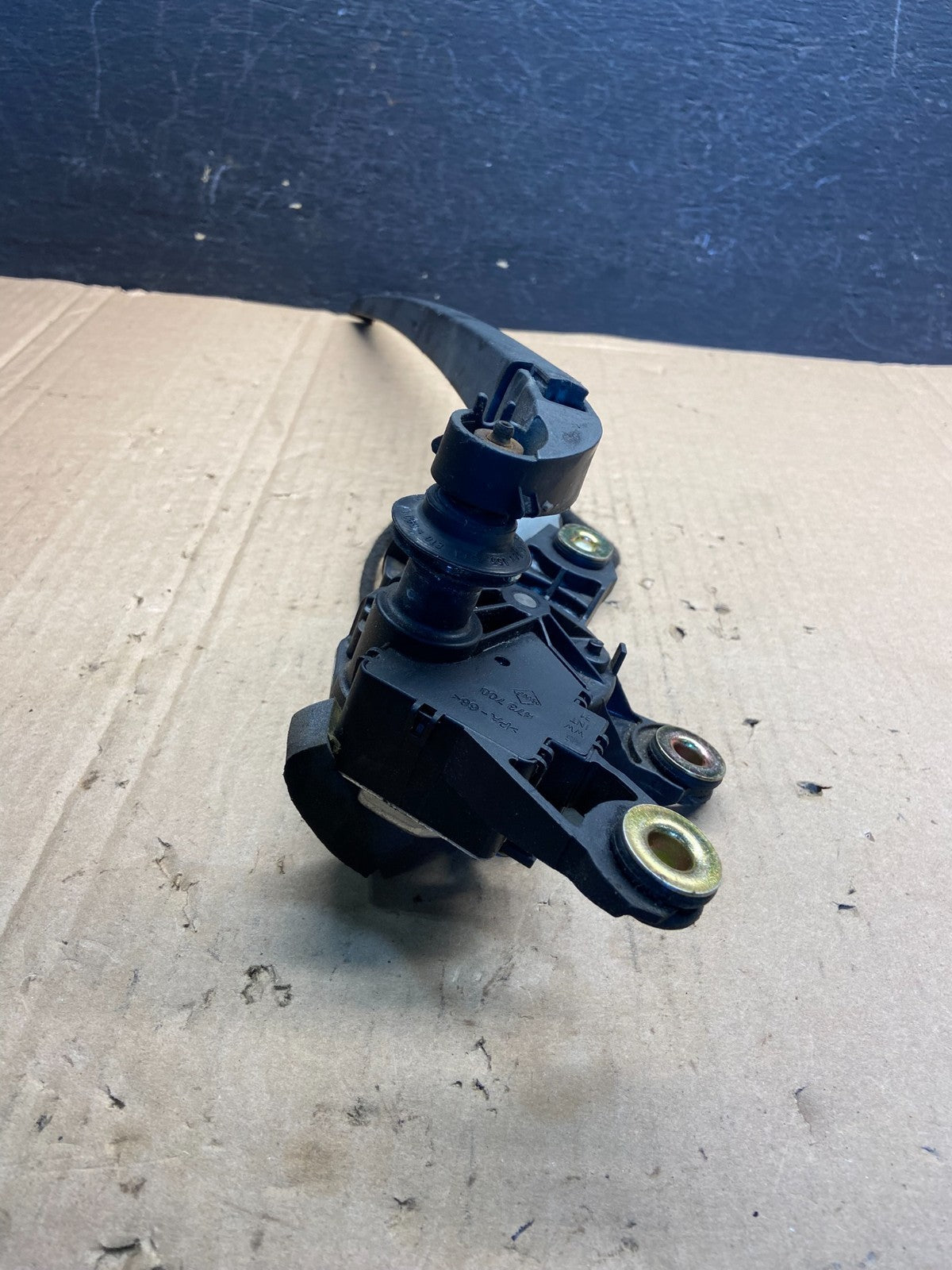 2007 to 2015 Audi Q7 Rear Windshield Washer Wiper Motor AE2327 DG4