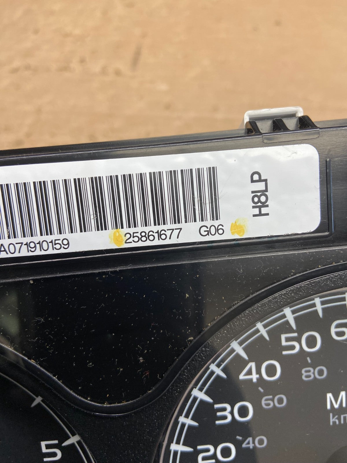 2007 to 2013 Chevrolet Silverado Suburban Cluster Gauge Speedometer AG8618 DG6