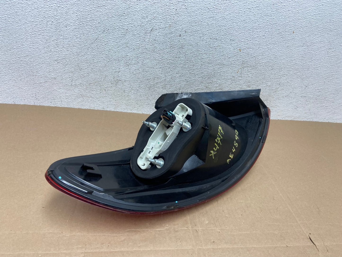 2009-2012 Volkswagen CC Right Passenger RH Side Tail Light AE4899 LK5
