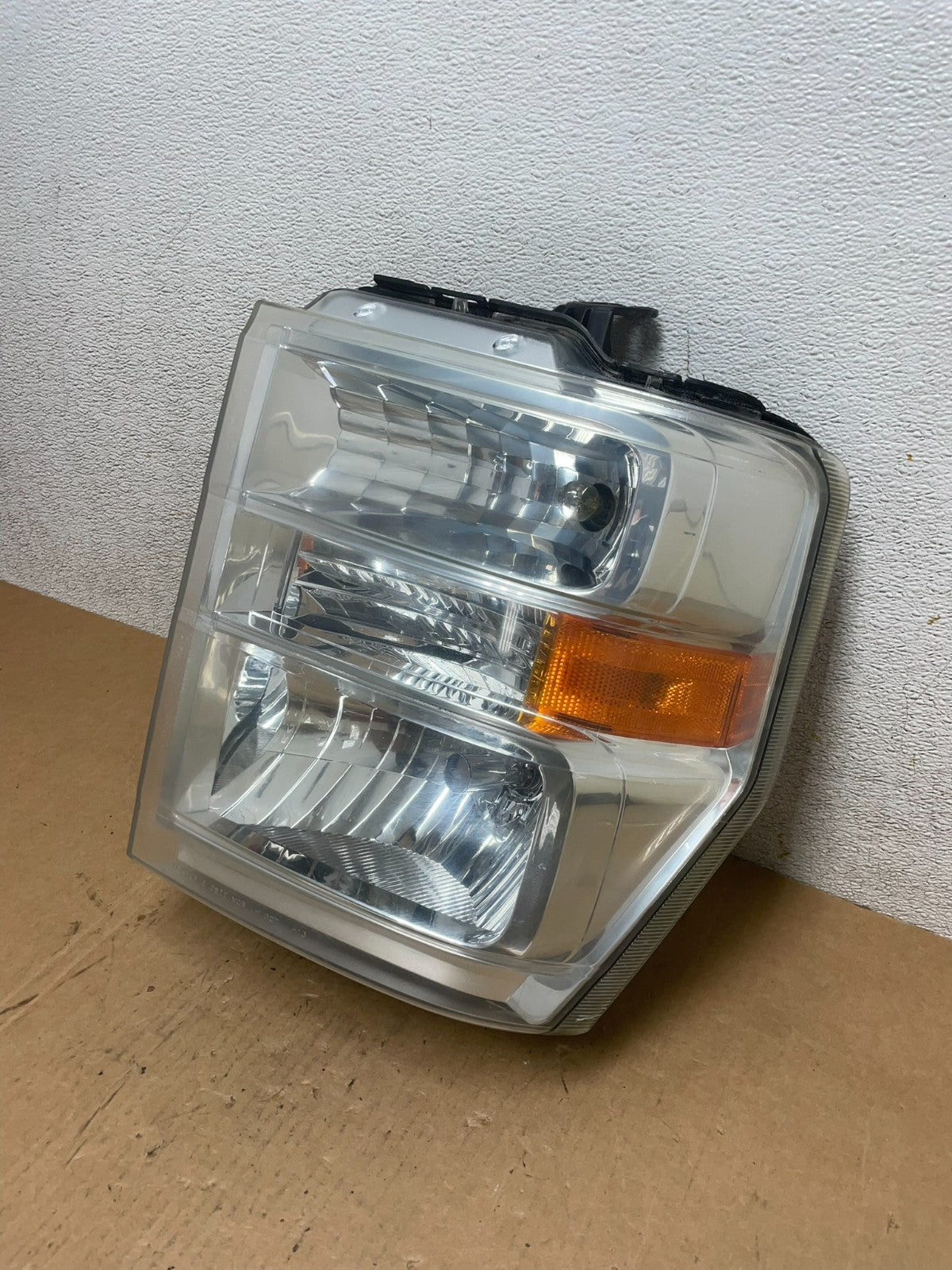 2008-2014 Ford Econoline E150 E250 E350 Left Driver LH Headlight OEM Q6736 DW1
