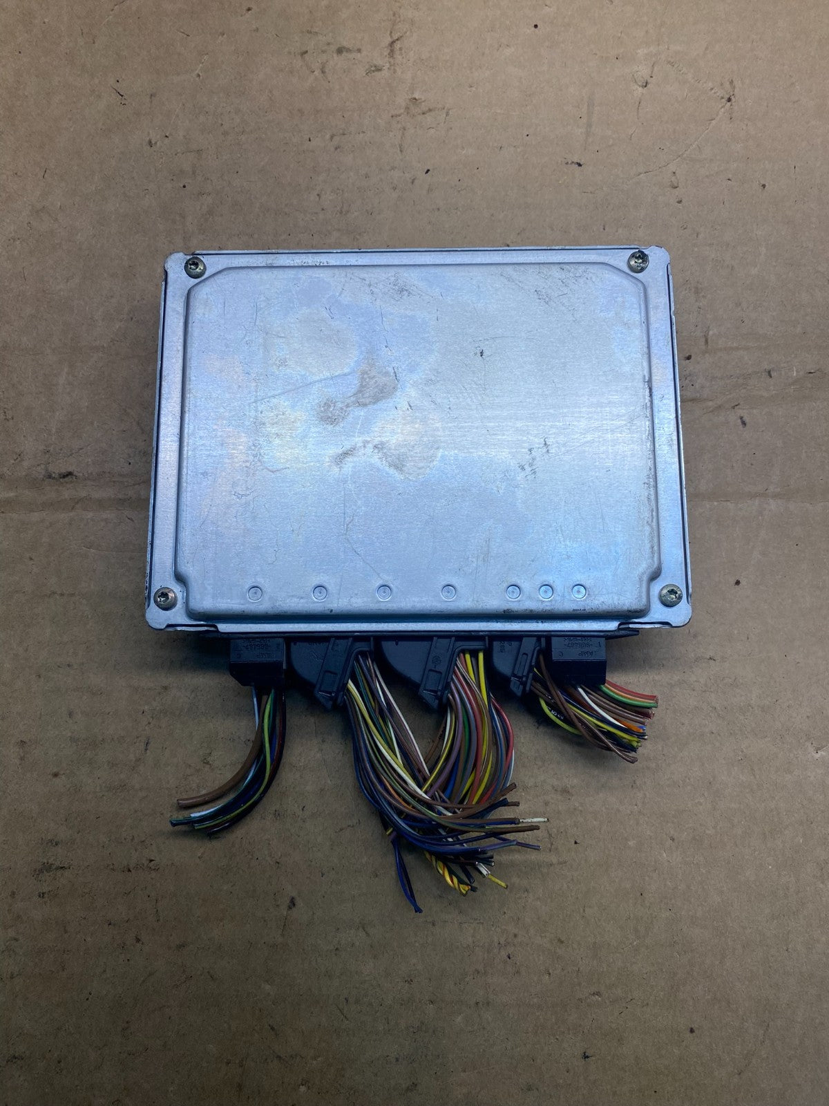 2004 to 2005 BMW 330i ECU ECM Engine Control Module Computer ad7380 DG1