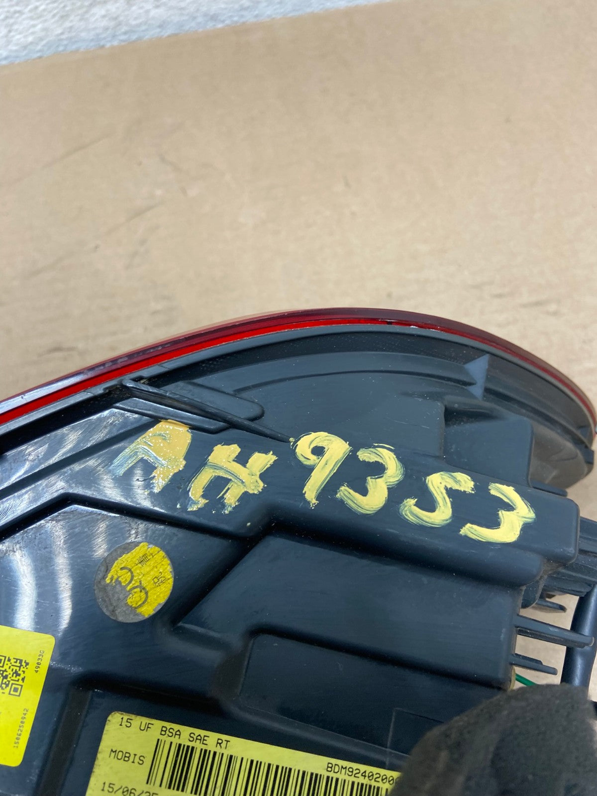 2015 2016 2017 Chrysler 200 Sedan Right Passenger Side Tail Light AH9353 LK6