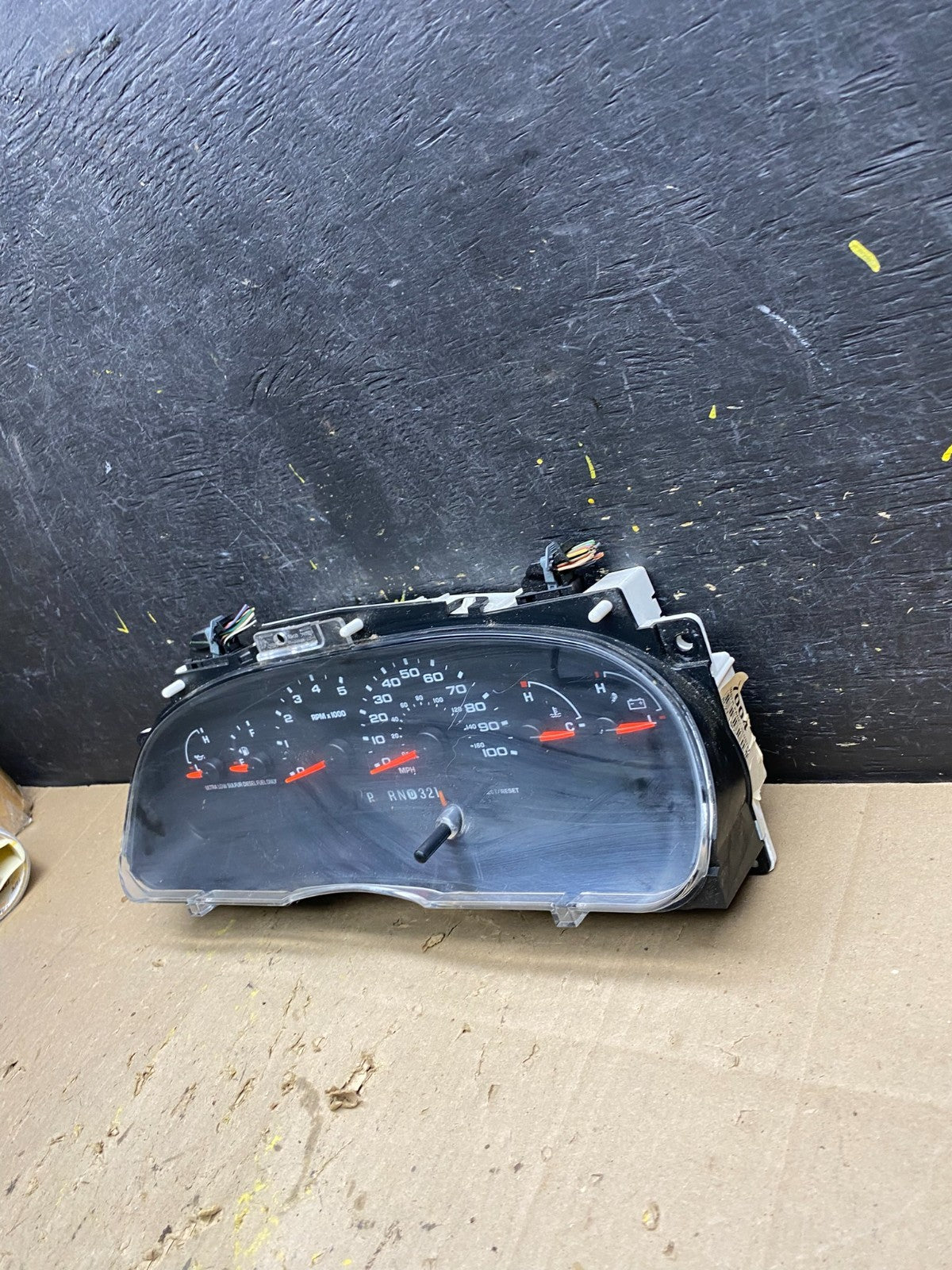 2004 to 2008 Ford E150 E250 Gauge Speedometer Cluster u5278 DG3