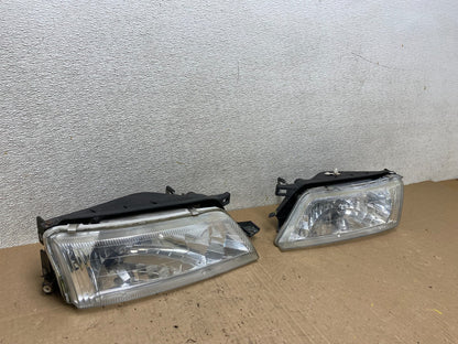 1997 - 1999 Nissan Maxima Left+Right Side Headlights Halogen OEM U0459 DW2