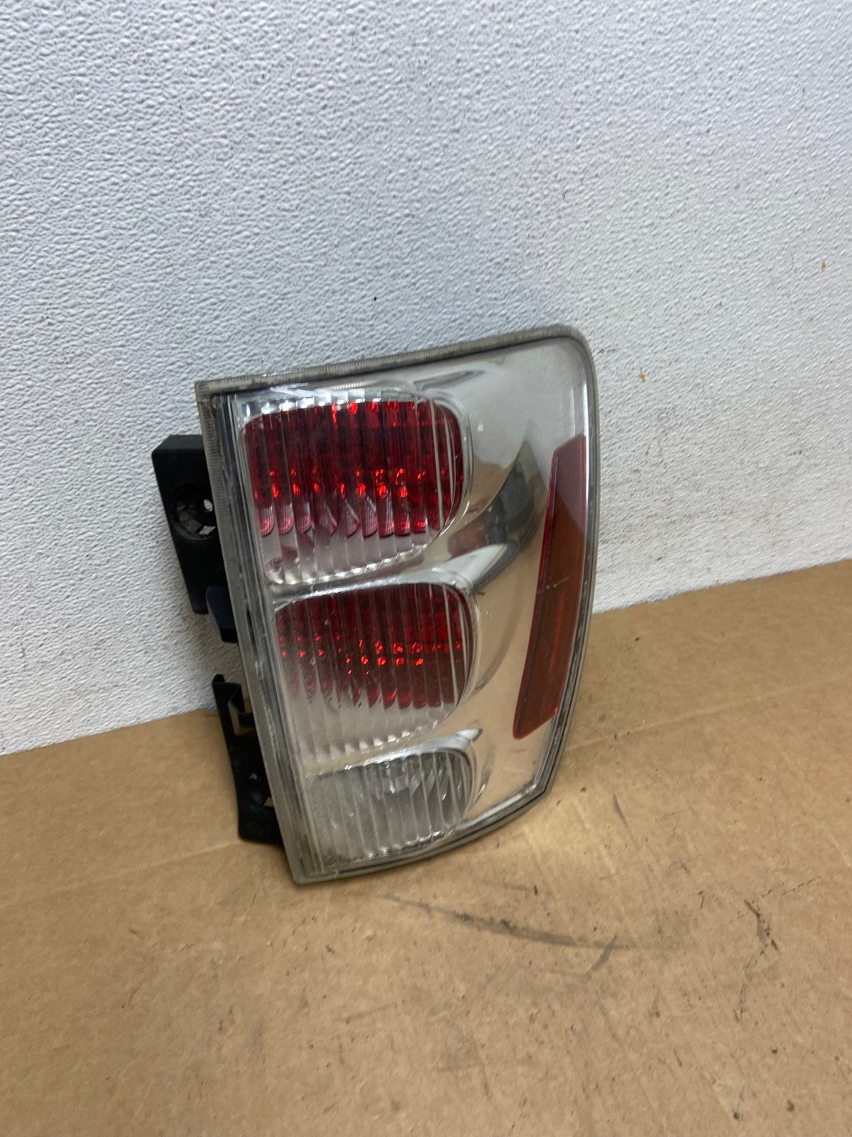 2005 to 2008 Chevrolet Equinox Right Passenger Rh Side Tail Light AD6124 LK2