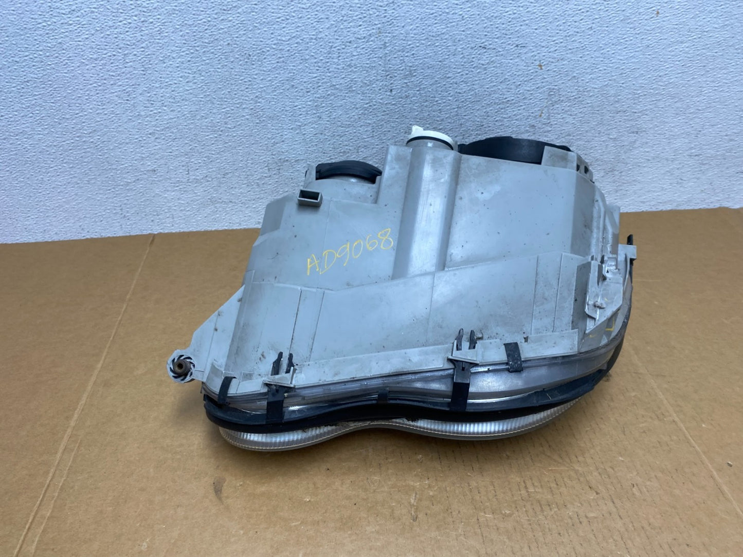 2005 to 2007 Mercedes-Benz C-Class Right Passenger Side Headlight AD9068 DW7