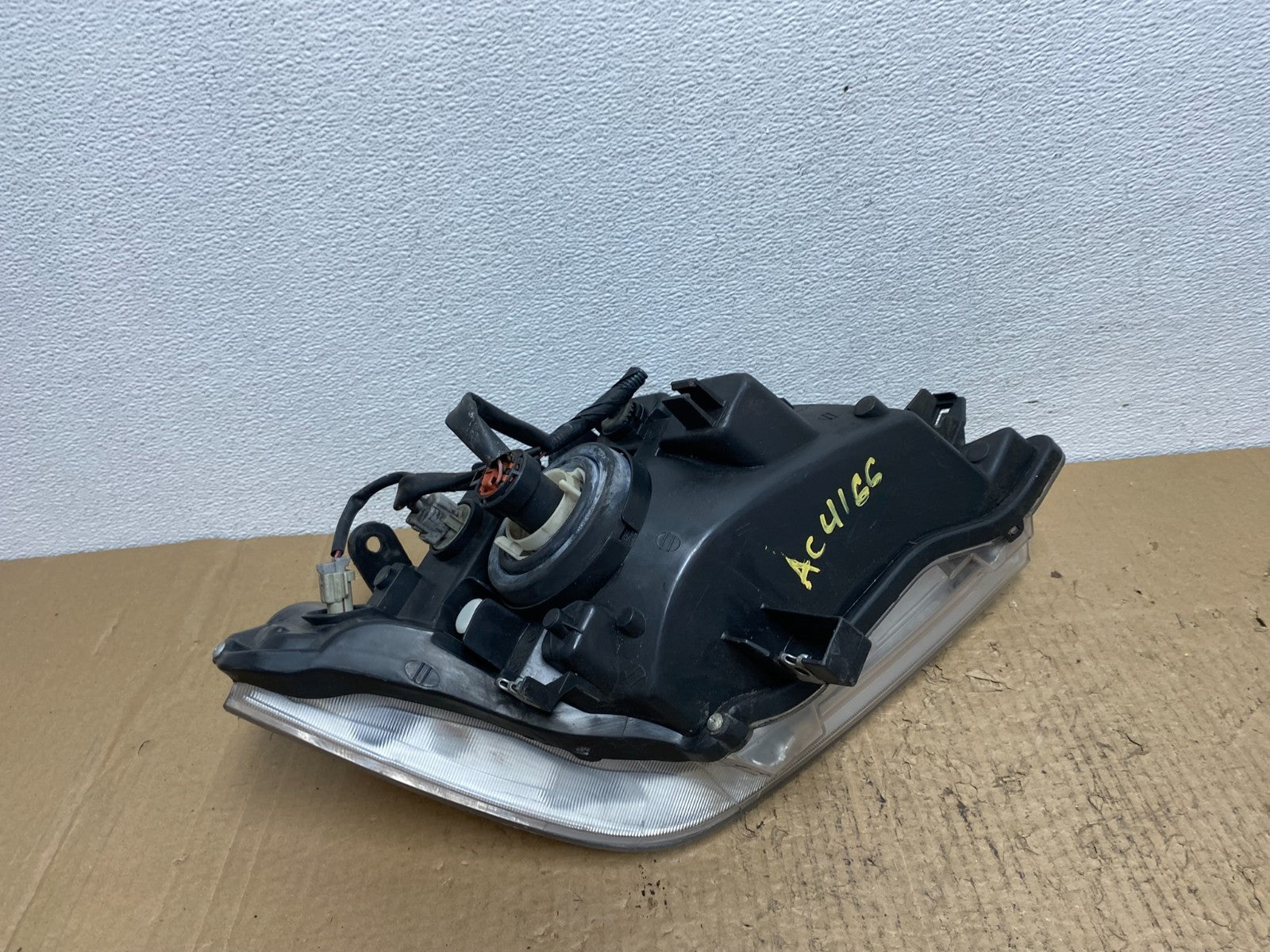 2008 to 2012 Nissan Pathfinder Halogen Headlight Left Driver Lh AC4166 DW6