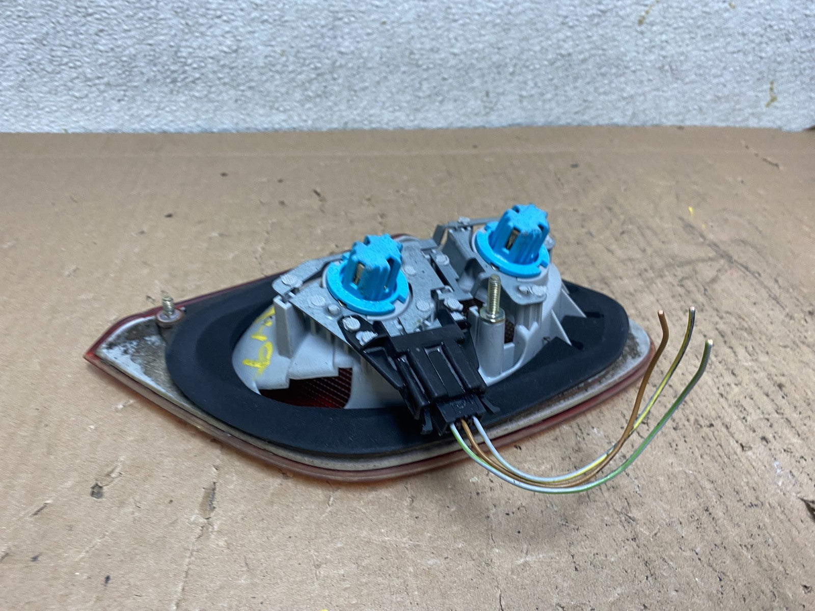 1996 - 1999 Mercedes-Benz E W210 E320 Left Driver Inner Tail Light OEM S0949 DW3