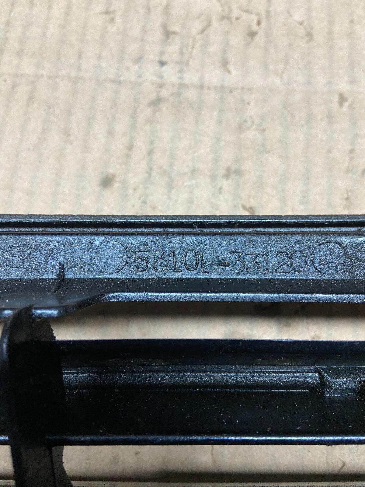 2004 Lexus ES330 Front Upper Grill Grille H6644 OEM DG17