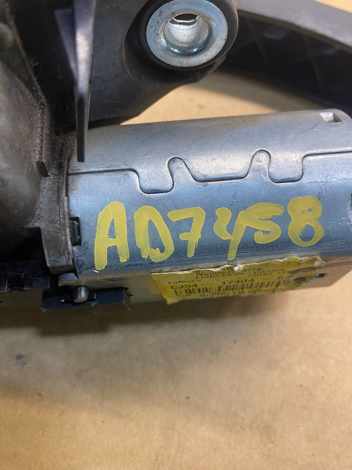 2013 to 2019 Ford Escape Rear Windshield Wiper Motor AD7458 DG7