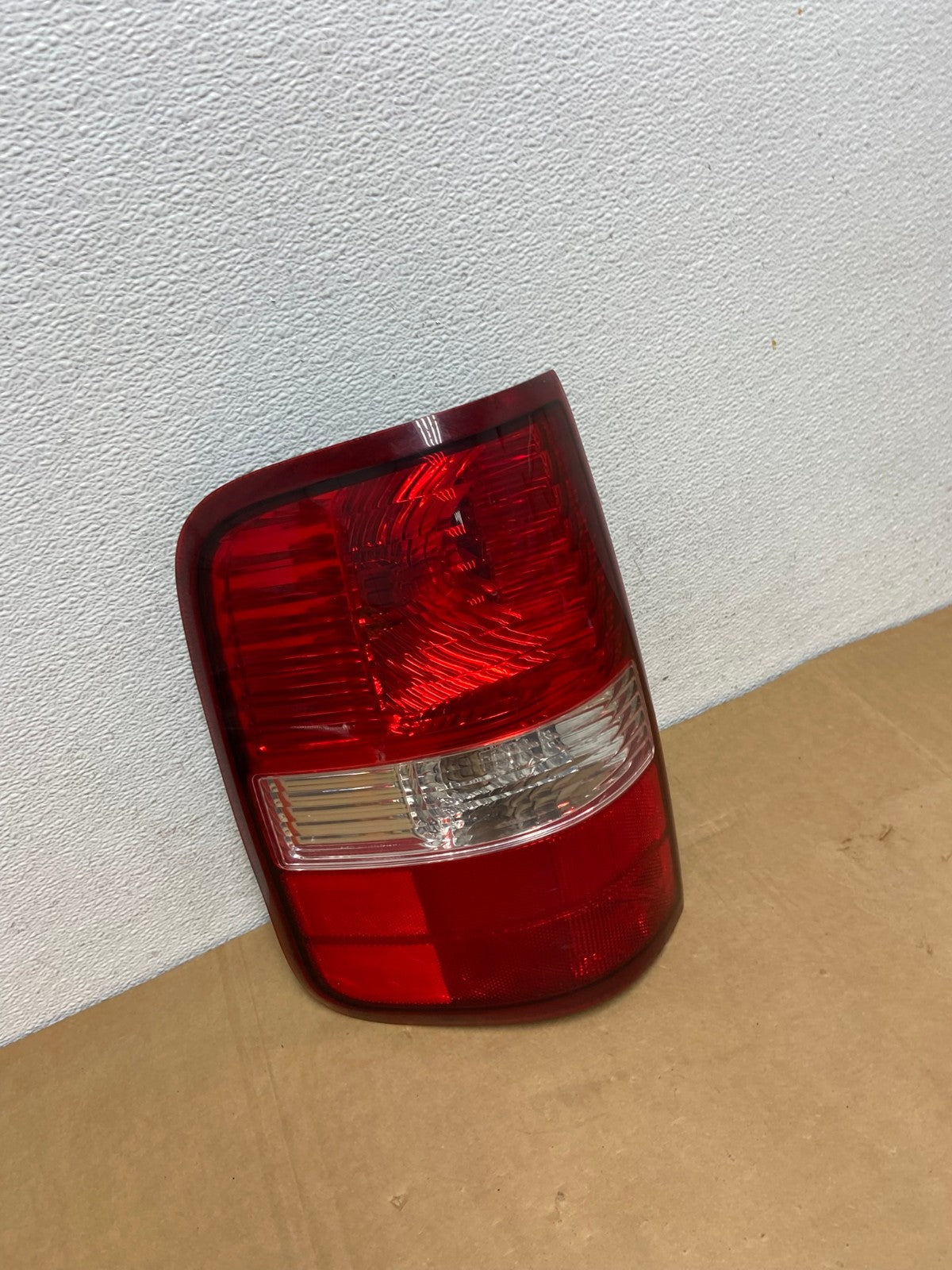 2004 to 2008 Ford F150 F-150 Left Driver LH Side Tail Light AC8368 LK2