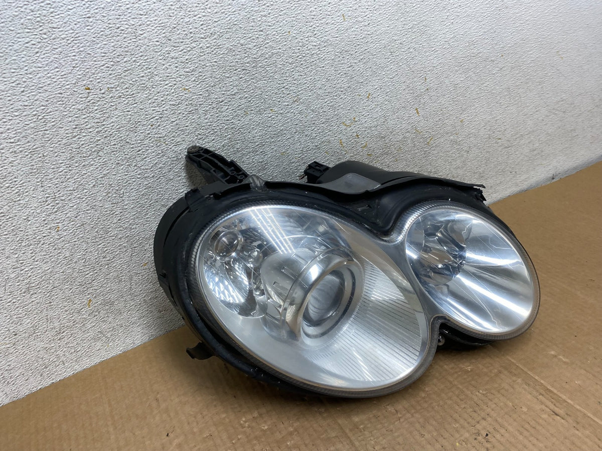 2003-2005 Mercedes Benz W209 CLK CLK350 Right Passenger Xenon Headlight AI65092