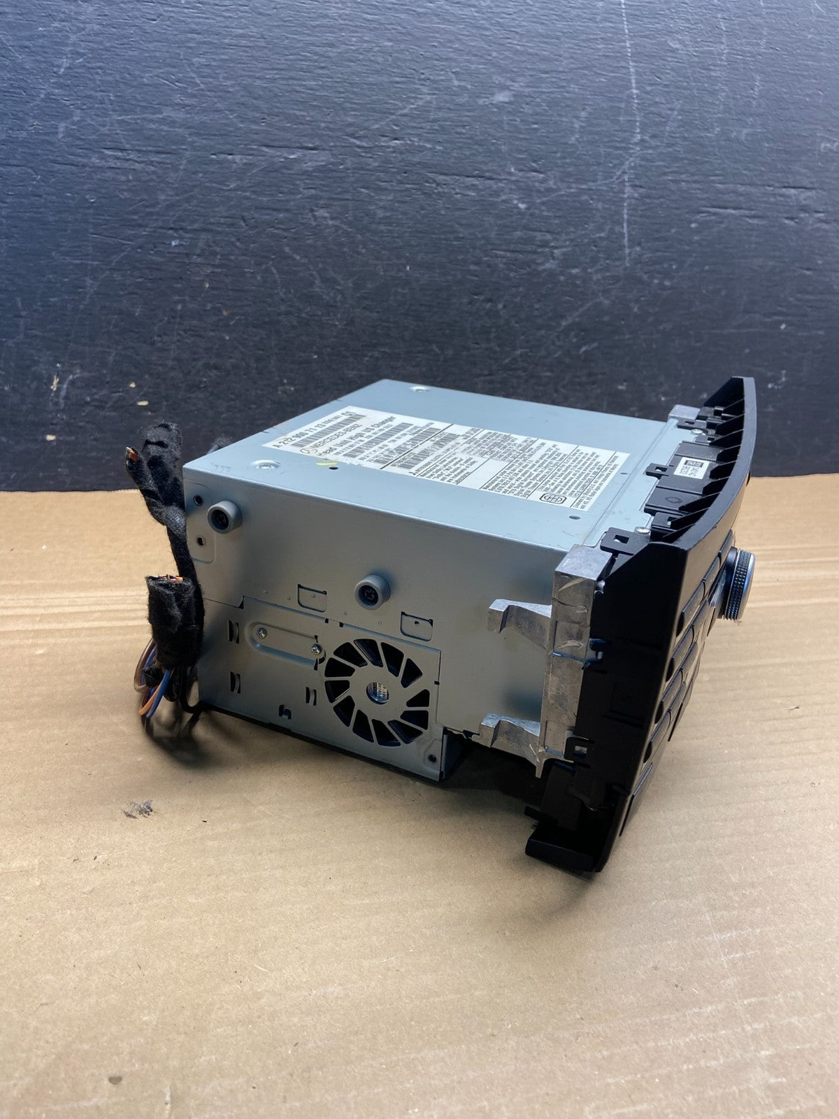 2011-2012 Mercedes W212 E350 E550 Stereo CD Changer Radio a2129007113 AE4570 DG2