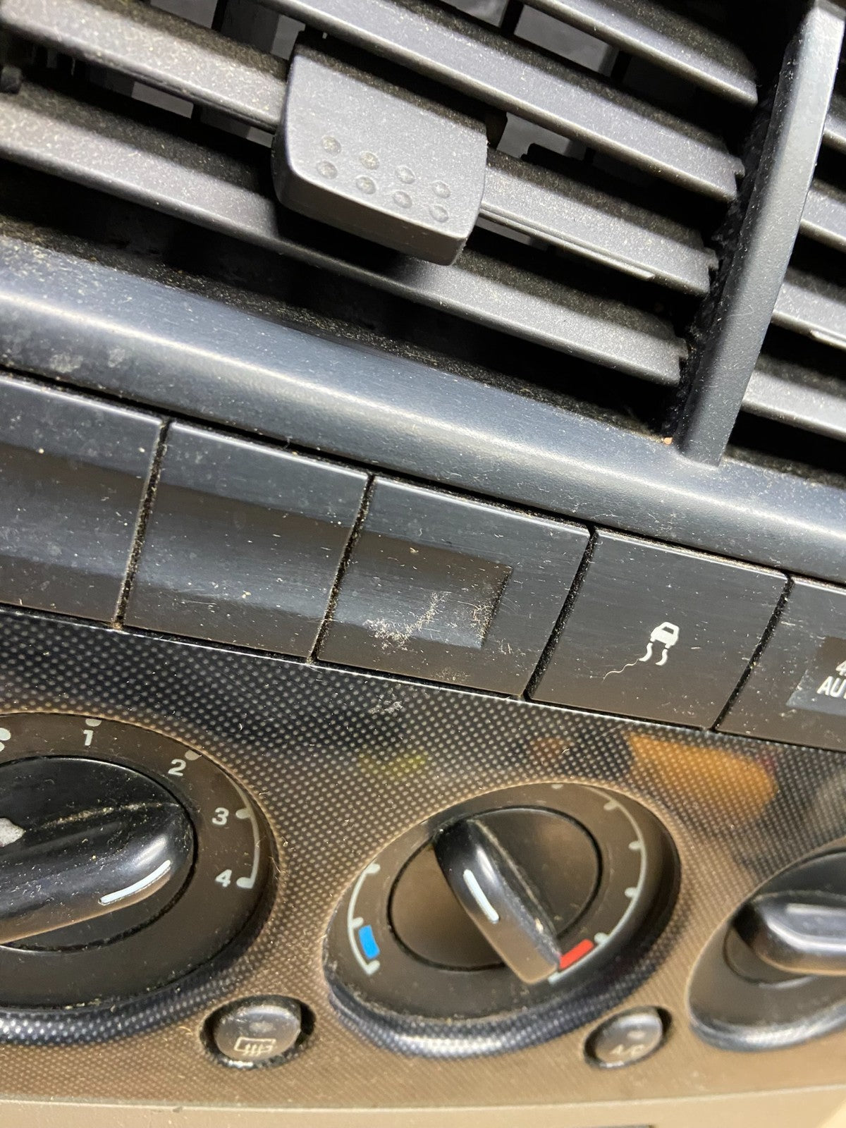 2006 - 2010 Ford Explorer Radio Heater Climate A/C Control Bezel  Trim W2021  DG3