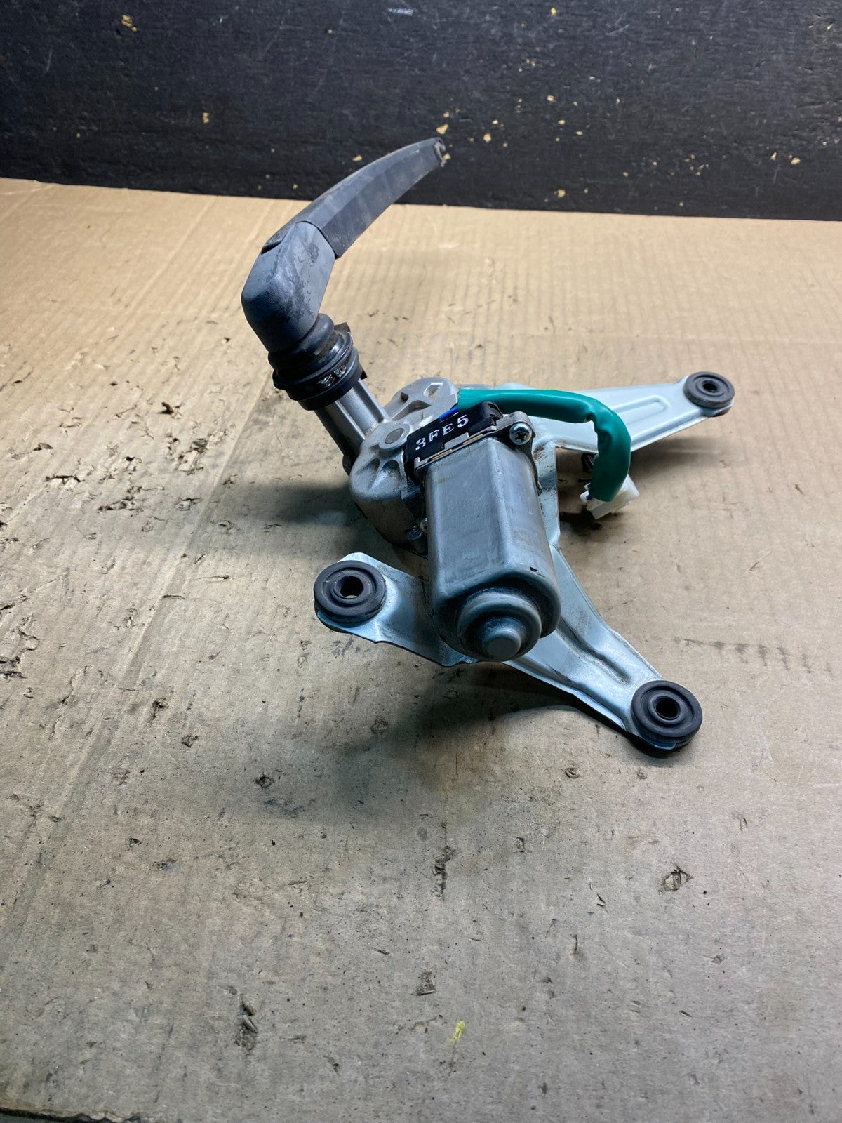 2007 - 2010 Hyundai Santa Fe Rear Glass Windshield Wiper Motor AB0374 DG4