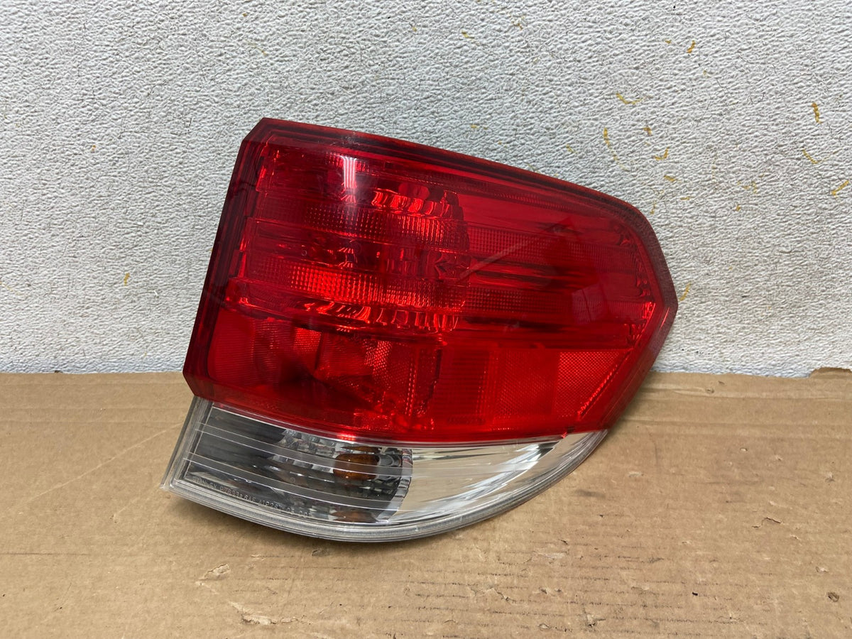 2008 2009 2010 Honda Odyssey Right Passenger Side Tail Light AH8852 LK0
