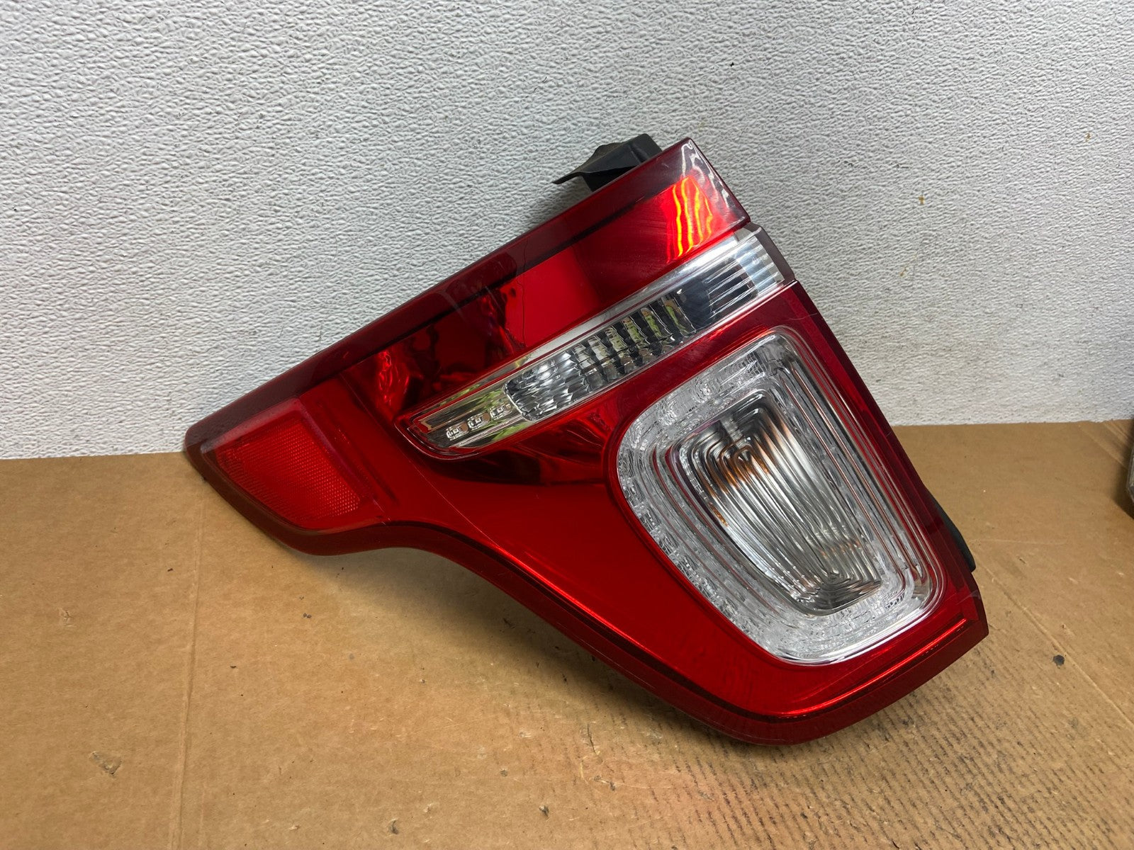 2011 2012 2013 2014 2015 Ford Explorer Left Driver LH Side Tail light AE0397 LK2