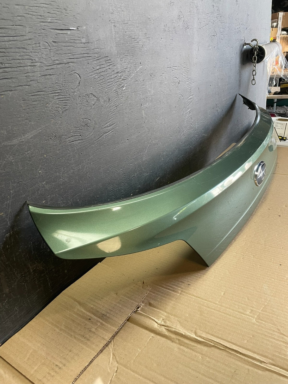 2012-2014 Subaru Outback Rear Liftgate Trunk Panel Trim Molding AE3548 DG2