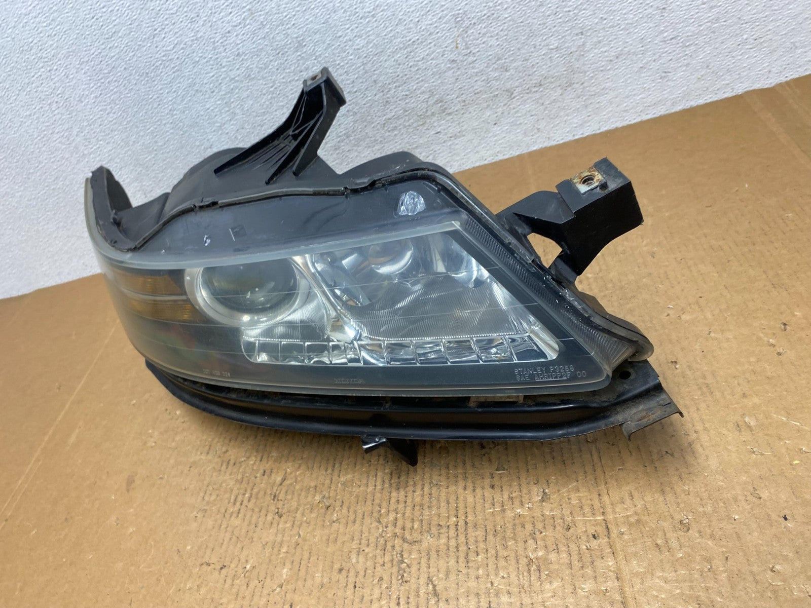 2004 2005 2006 Acura TL Headlight Right Passenger Side Xenon HID AE1256 DW1