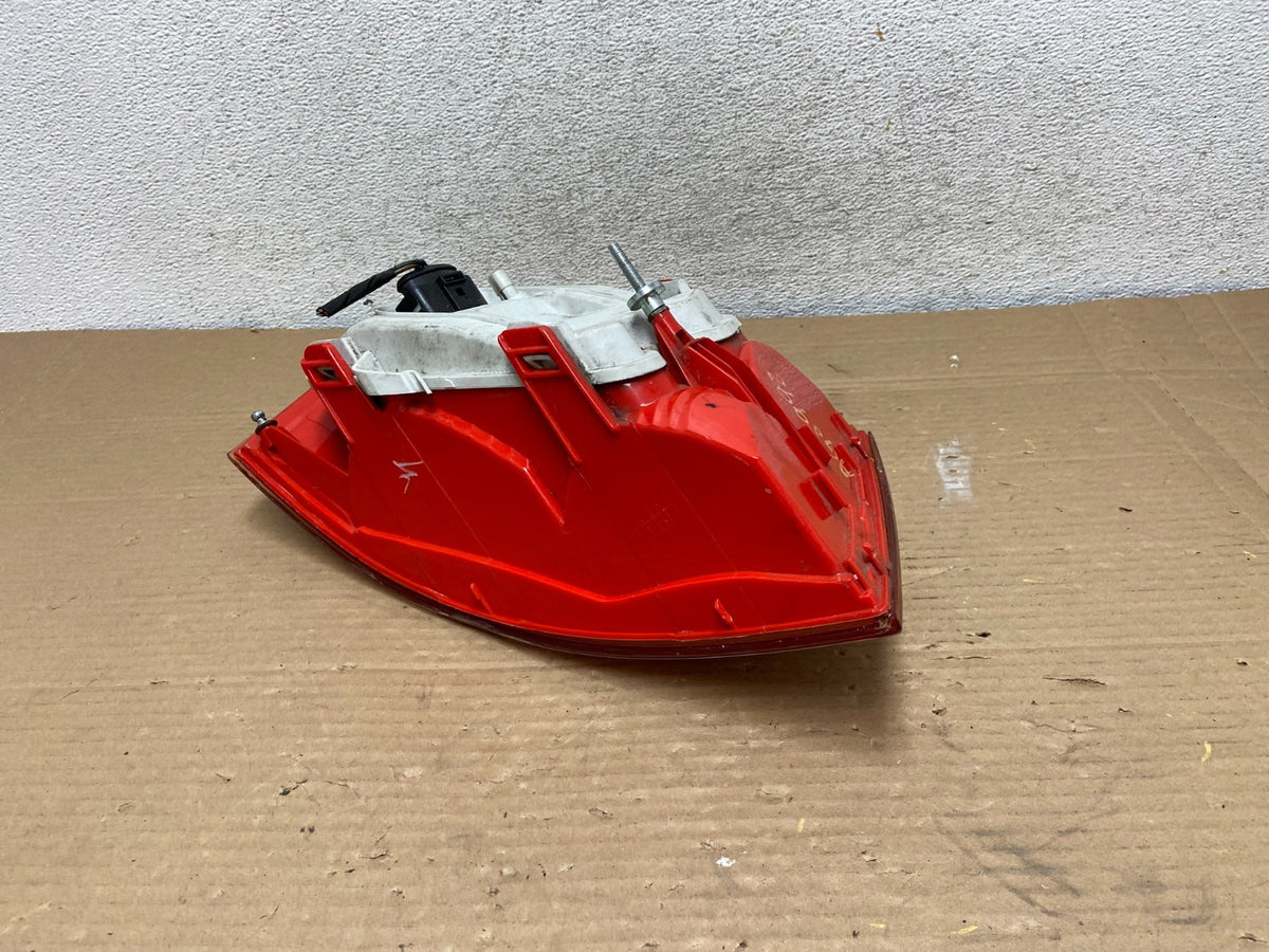 2005 to 2008 Audi A6 Quattro Right Passenger Rh Side Tail Light AG8998 PS4