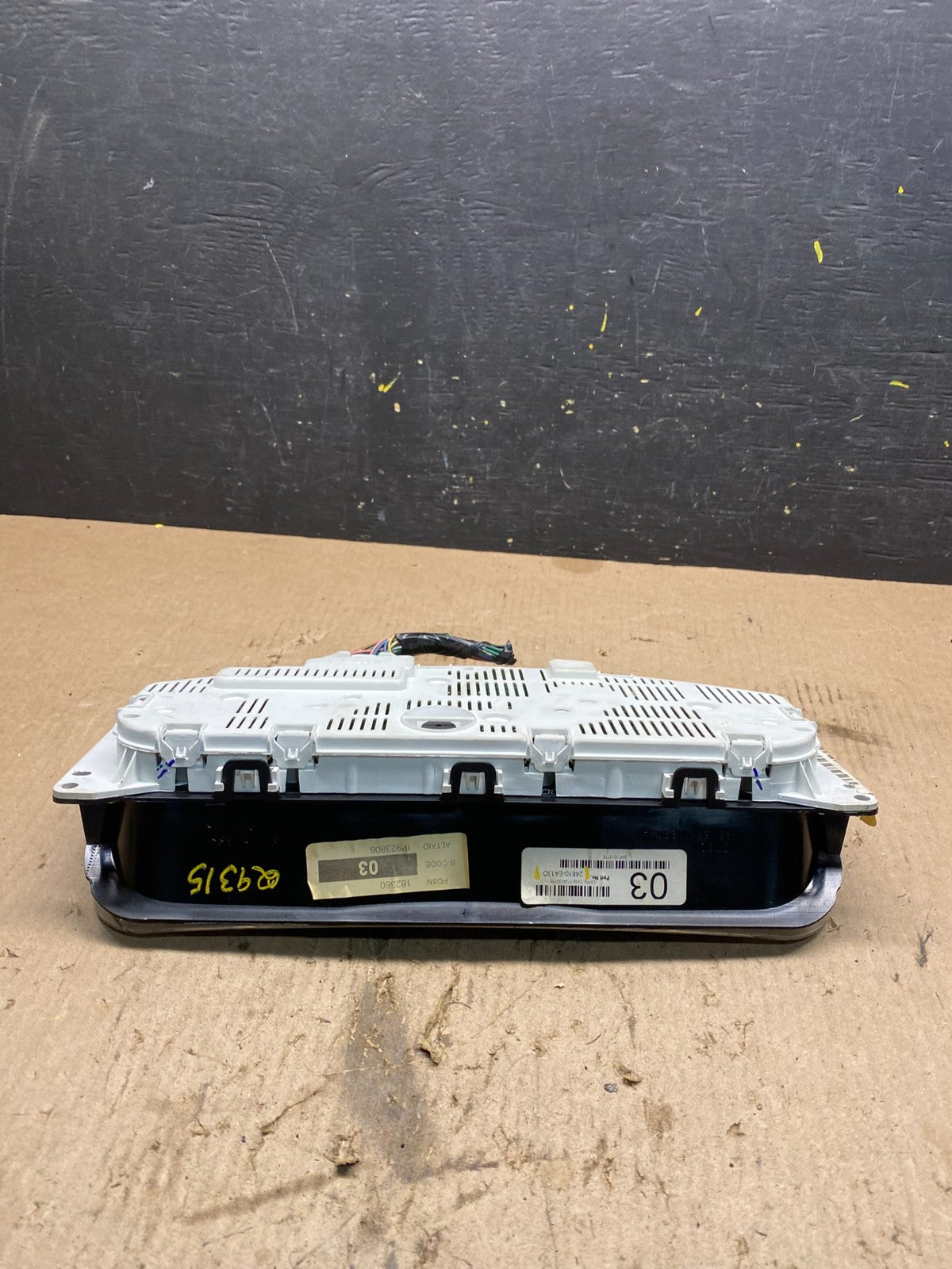 2005 Nissan Xterra Frontier Speedometer Cluster Gauge OEM Q9315 DG6