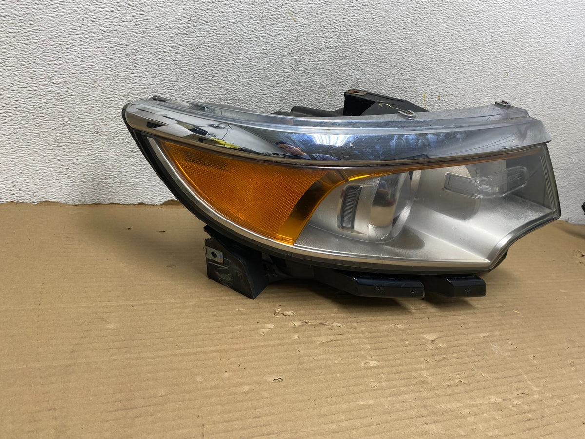 2011 to 2014 Ford Edge Front Right Passenger Headlight Halogen AG9339 DW1