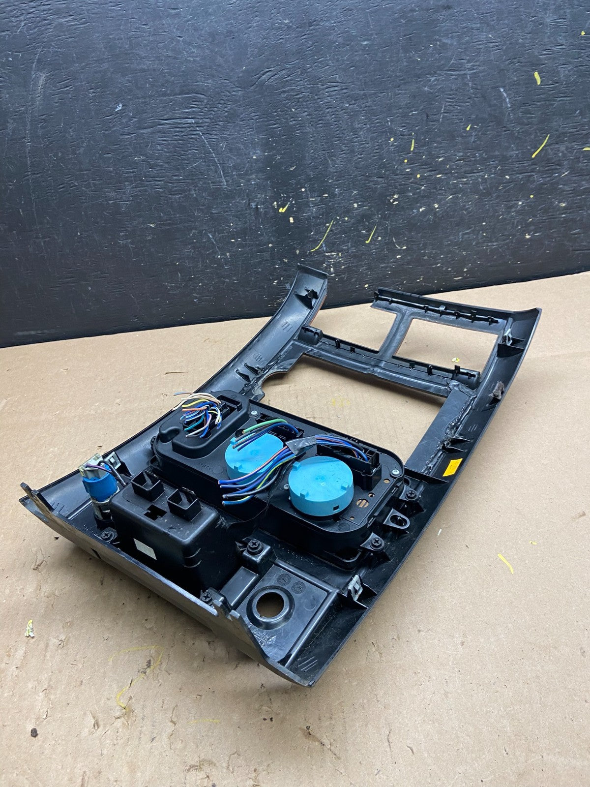 2005-2009 Dodge Durango Heat AC Climate Temperature Control Radio Bezel T4605 DG6