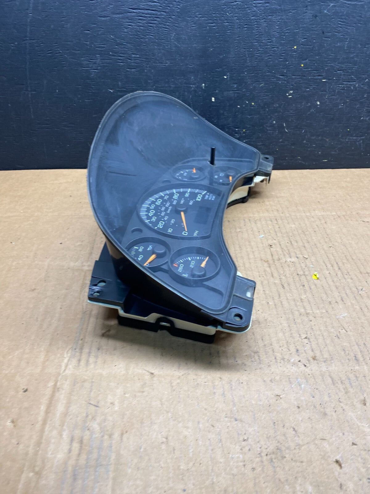 2004 to 2007 Chevrolet Express Speedometer Cluster Gauge N2917 DG1