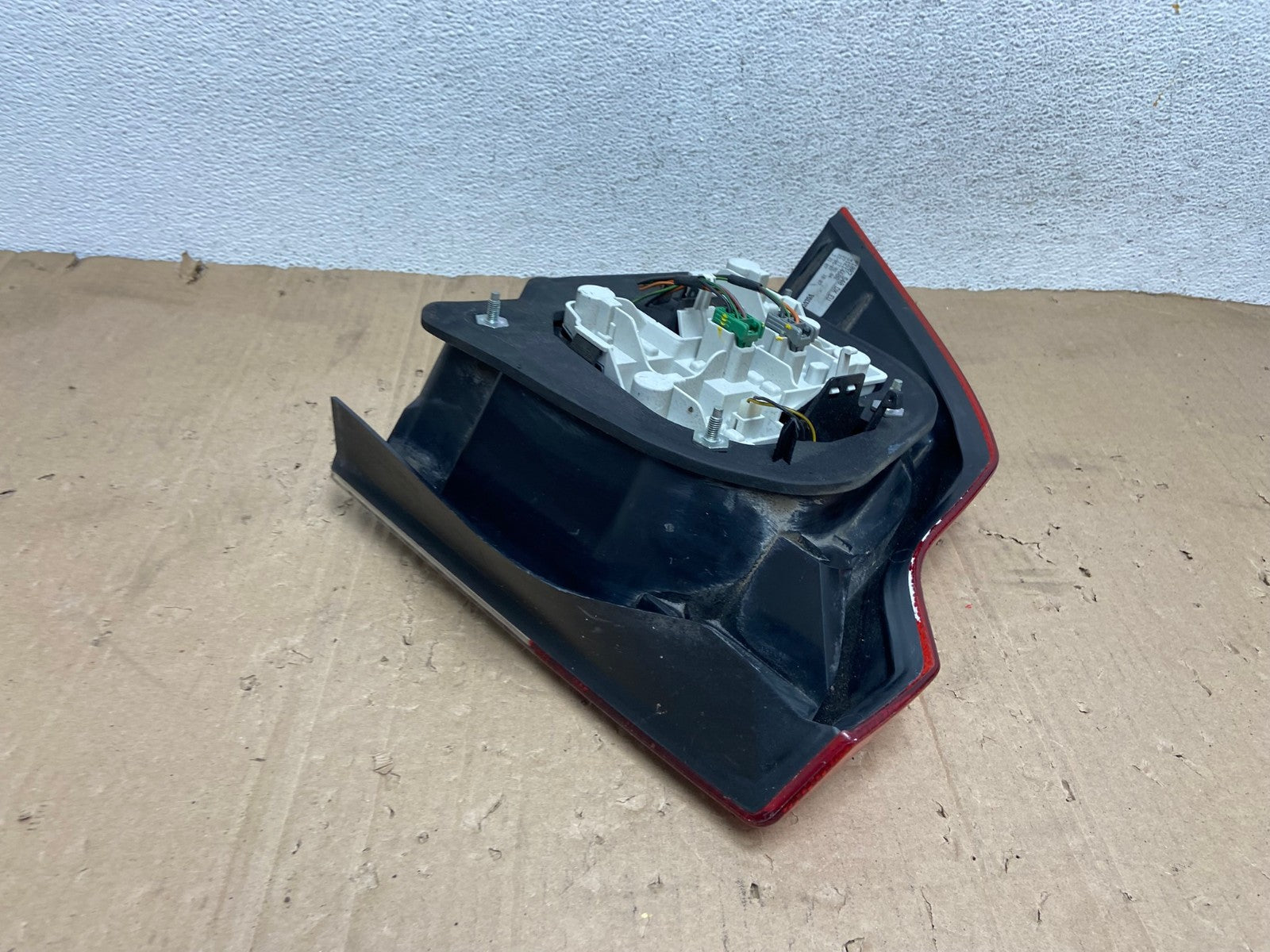 2008 to 2011 Volvo S40 Right Passenger RH Side Tail Light AE9295 LK4