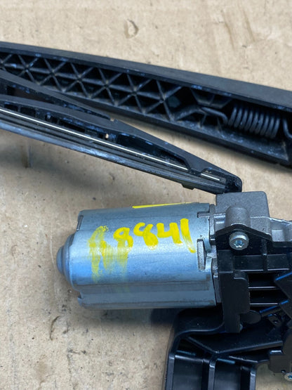 2010 - 2015 Hyundai Tucson Rear Glass Windshield Wiper Motor R8841 DG6