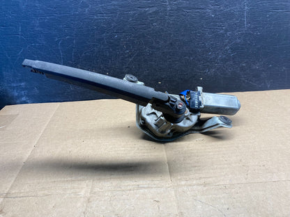 2011 - 2013 Kia Sorento Rear Glass Windshield Wiper Motor AE8256 DG3