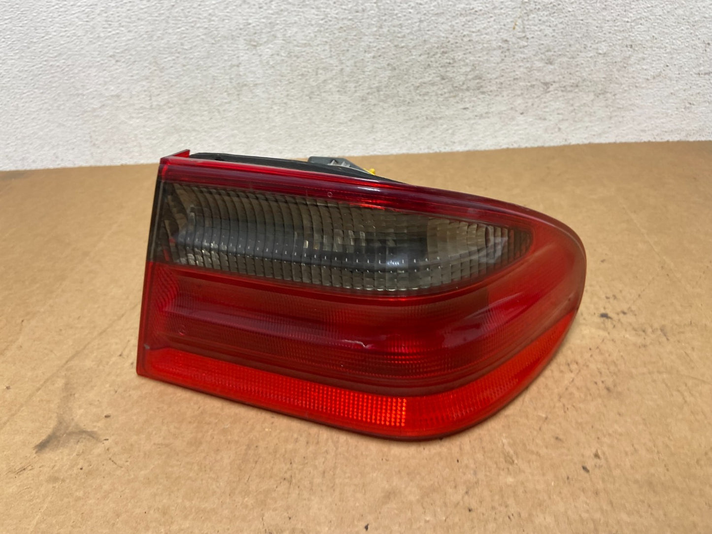 2000-2002 Mercedes-Benz E-Class E430 E320 Right Side Tail Light AE31270