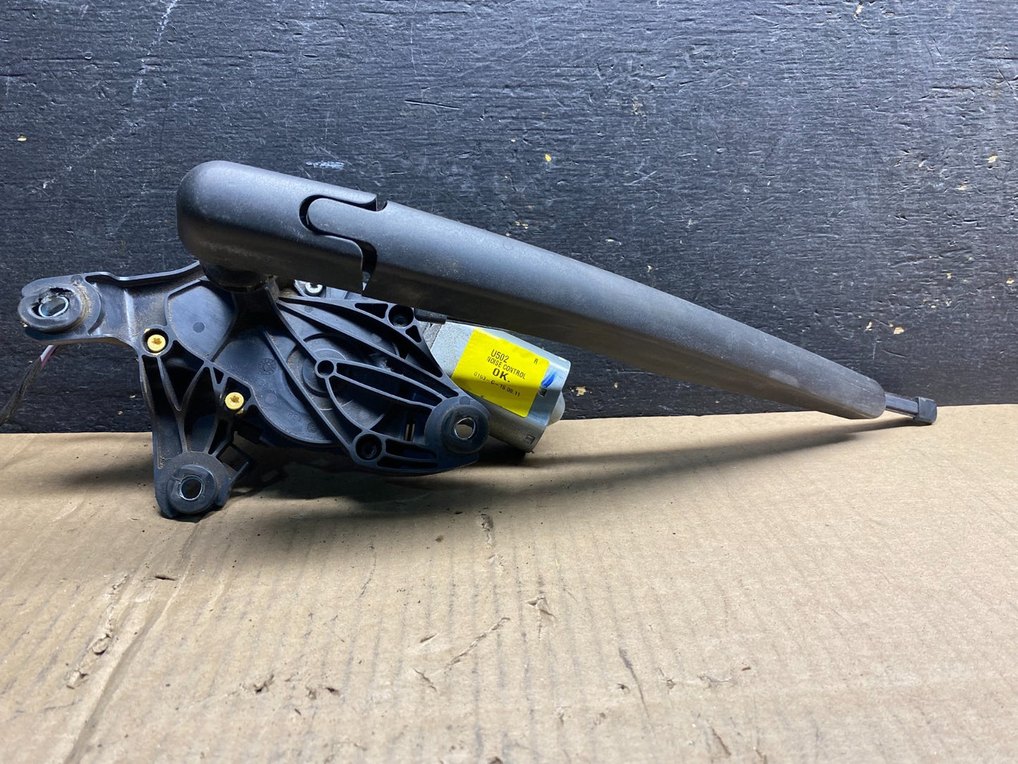 2011 to 2019 Ford Explorer Rear Windshield Wiper Motor ab0381 DG0