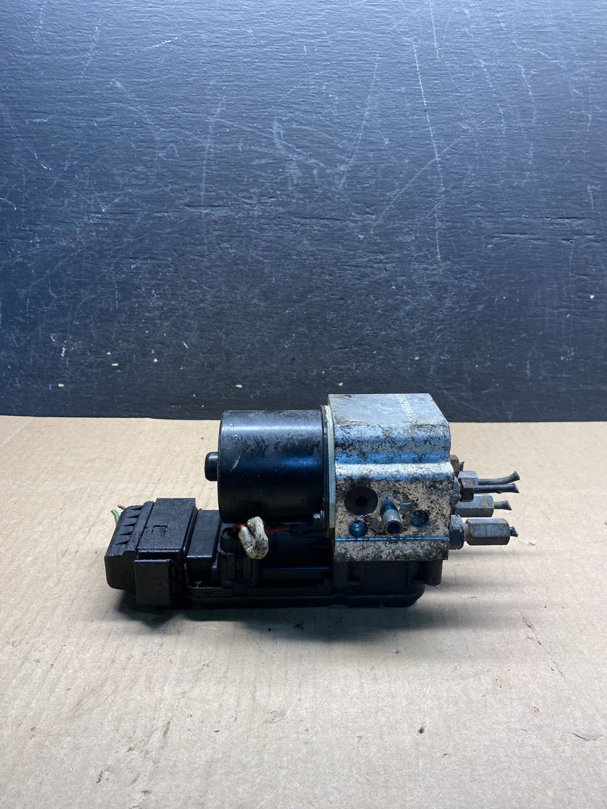 2004 2007 Ford E250 E350 Econoline Anti-Lock ABS Antilock Brake Pump ag9679 DG2