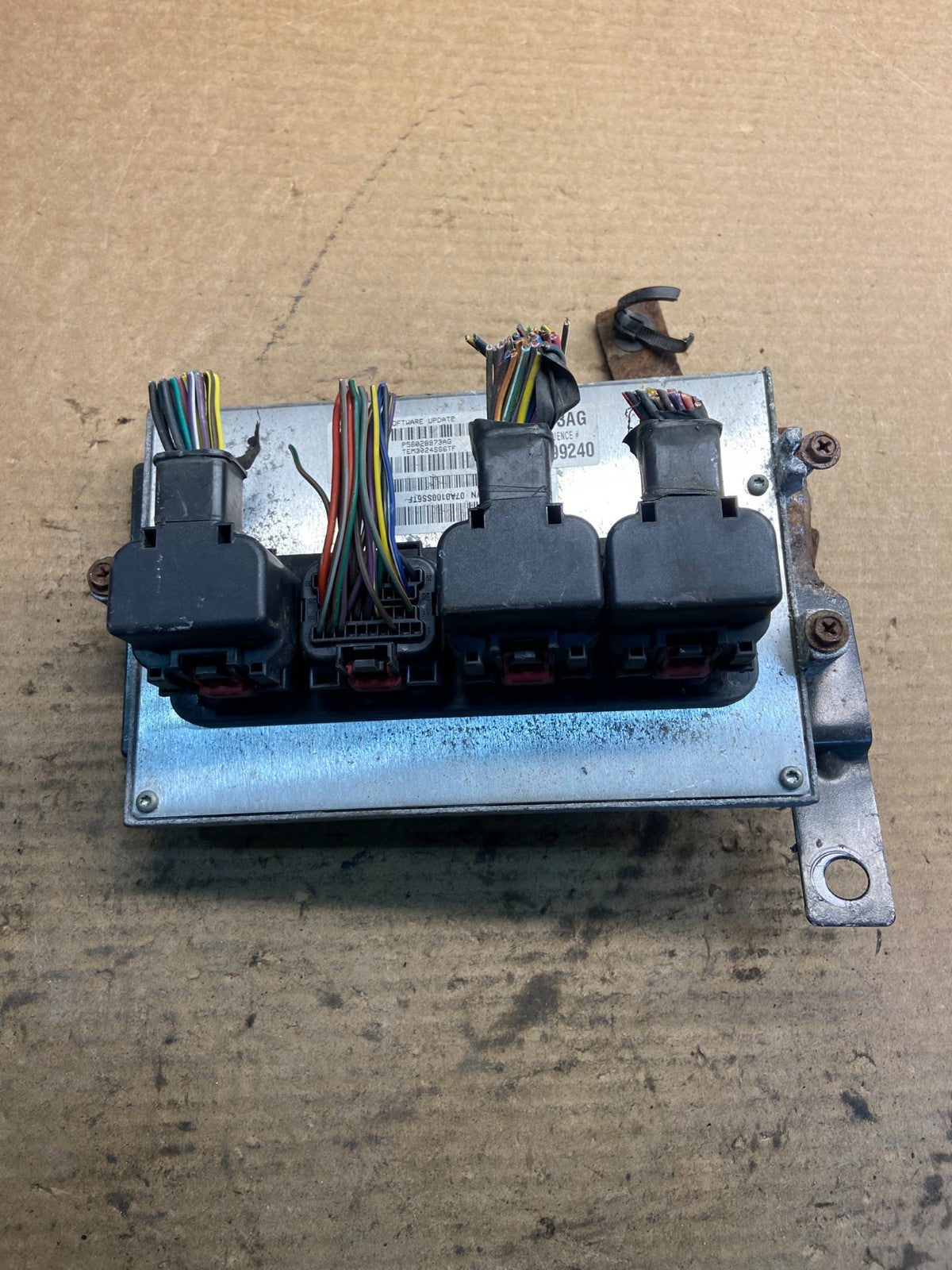 2005 Dodge Durango 5.7L Engine Computer Module ECU PCM AA0821 DG2