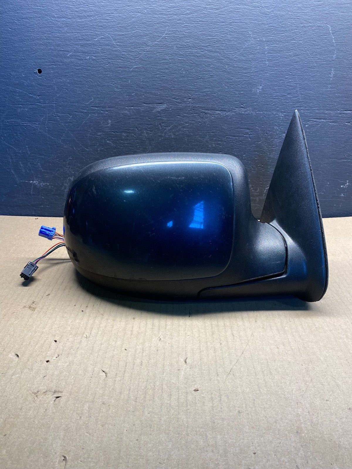 2003-2006 Chevrolet Avalanche Right Passenger Turn Sgn View Door Mirror ac88510