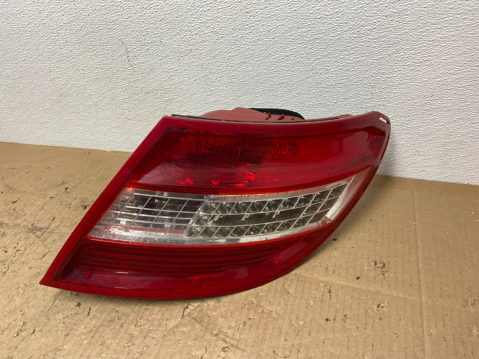 2008 - 2011 Mercedes C-Class Right Passenger RH LED Tail Light OEM AC0265 DW2